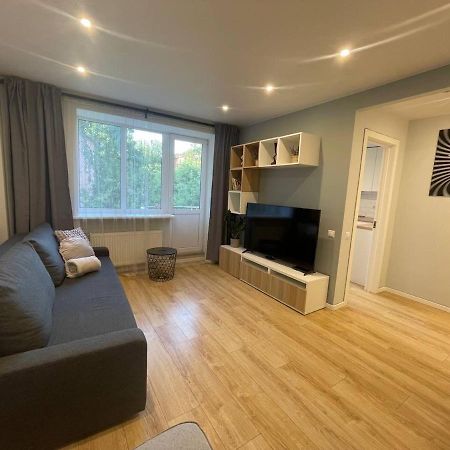 Modern 1Br Haven Near Two Parks Appartement Riga Buitenkant foto