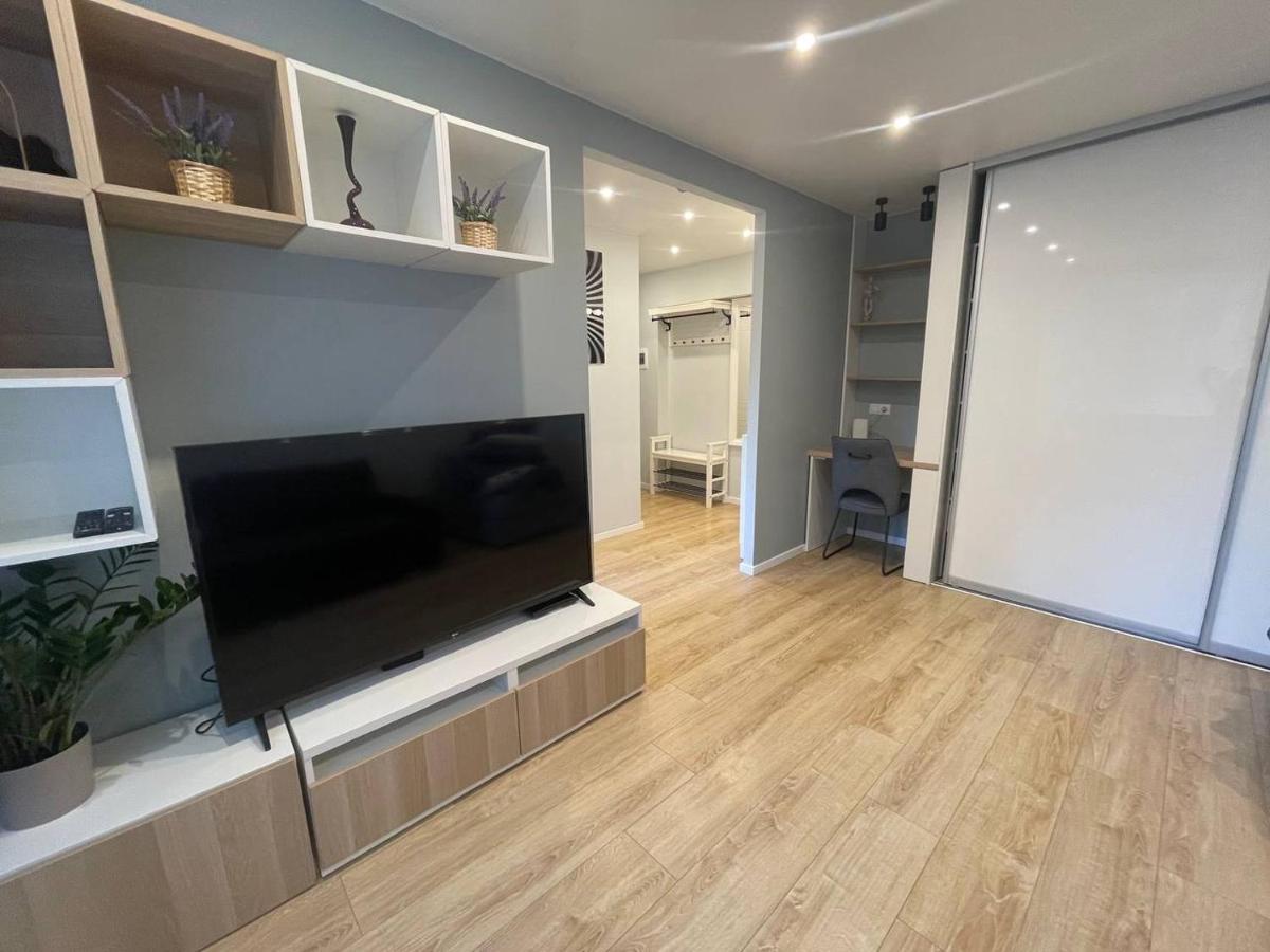 Modern 1Br Haven Near Two Parks Appartement Riga Buitenkant foto