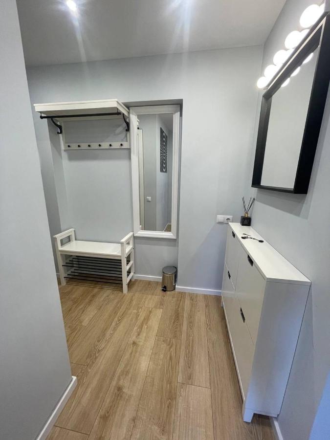 Modern 1Br Haven Near Two Parks Appartement Riga Buitenkant foto
