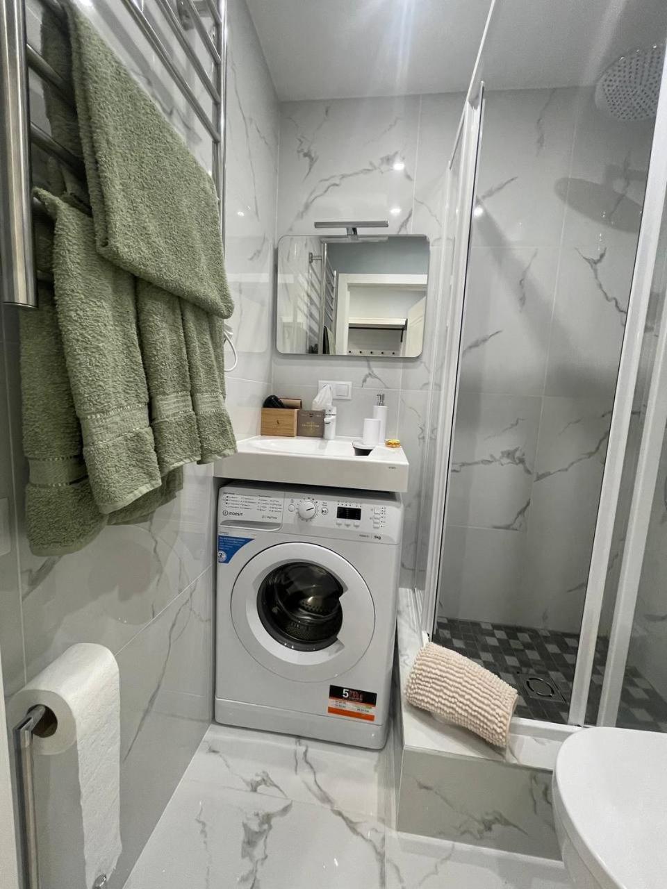 Modern 1Br Haven Near Two Parks Appartement Riga Buitenkant foto